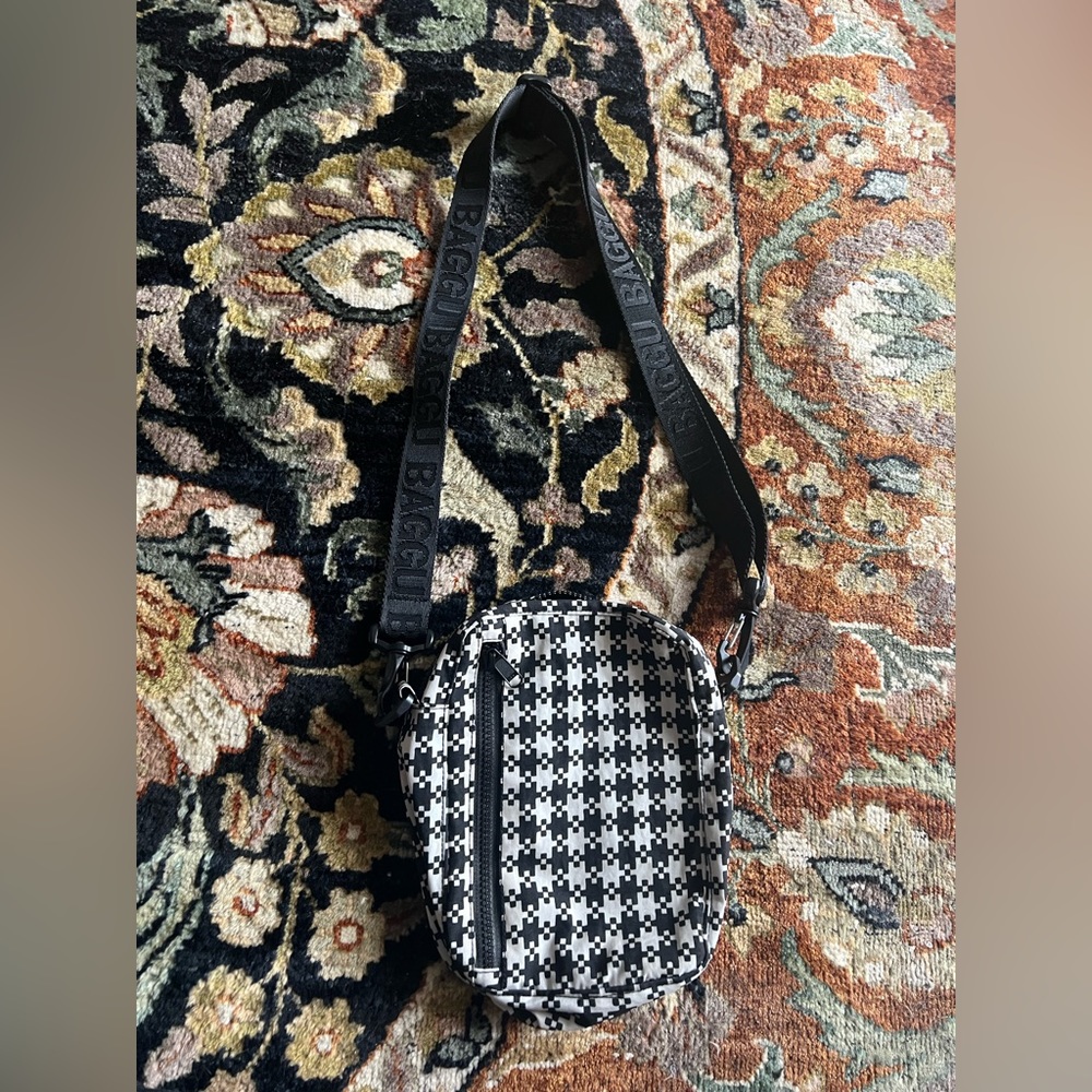 BAGGU crossbody bag